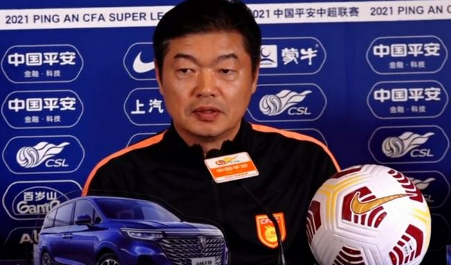 出差被两男同事玩到吹潮